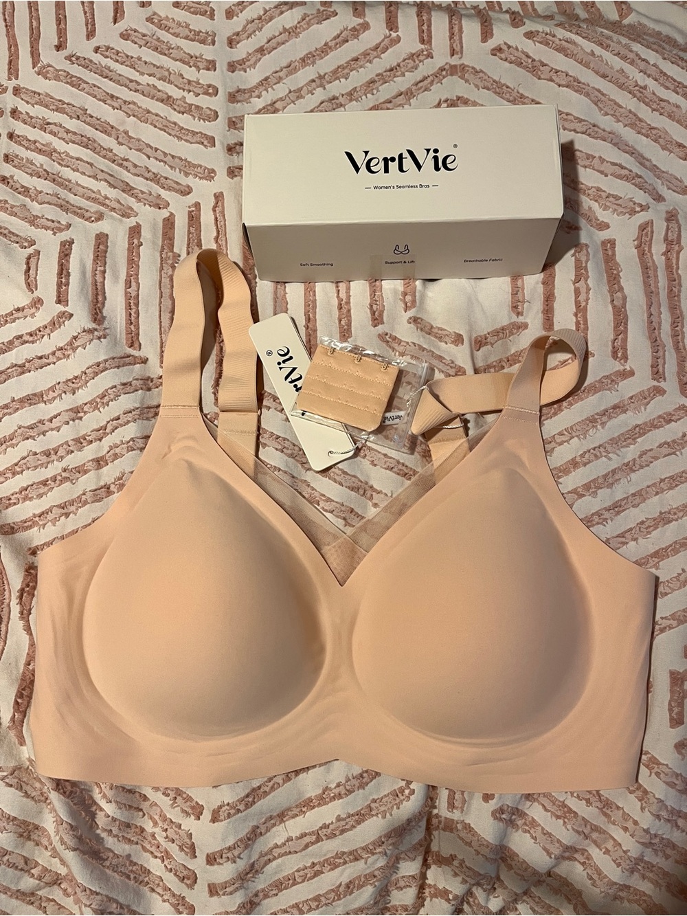 VertVie “Nude” Wireless Bra - Large NWT